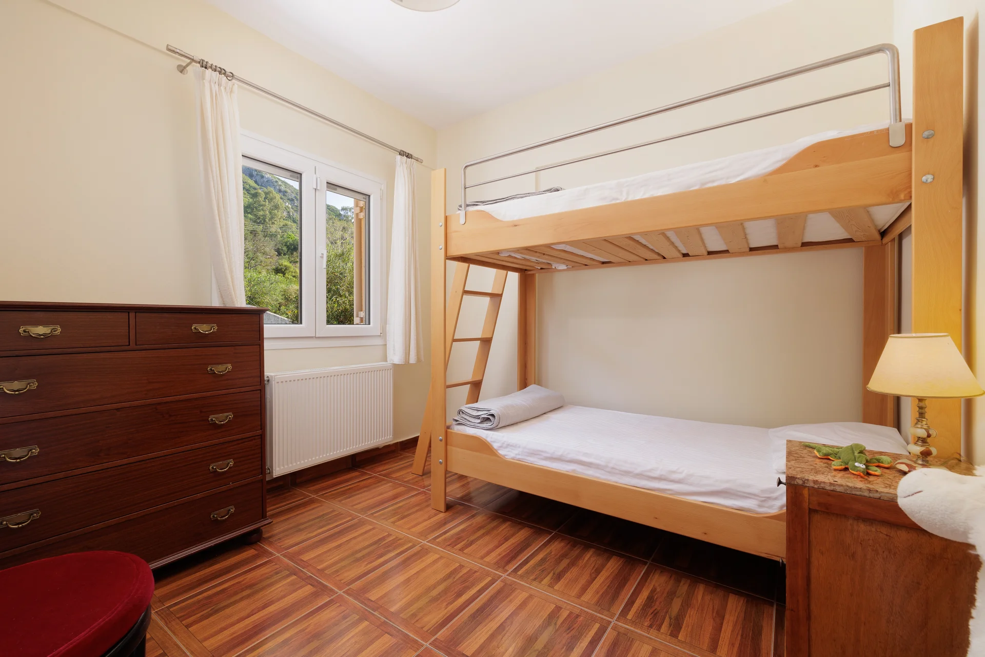 Third bedroom with bunk bed at Ef Zin Villa